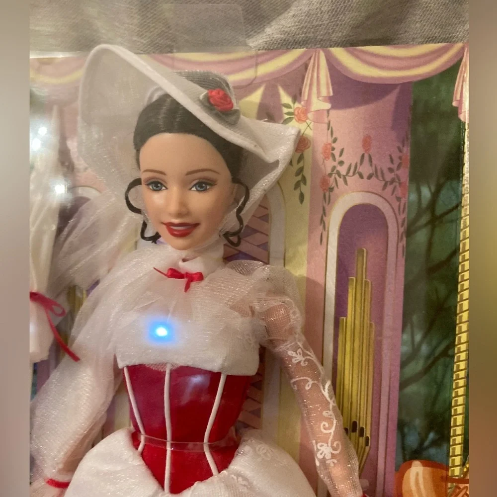 SOLD // Mattel Disney Mary Poppins 2005 Fashion Doll - Collectible Packaging - Picture 3 of 16